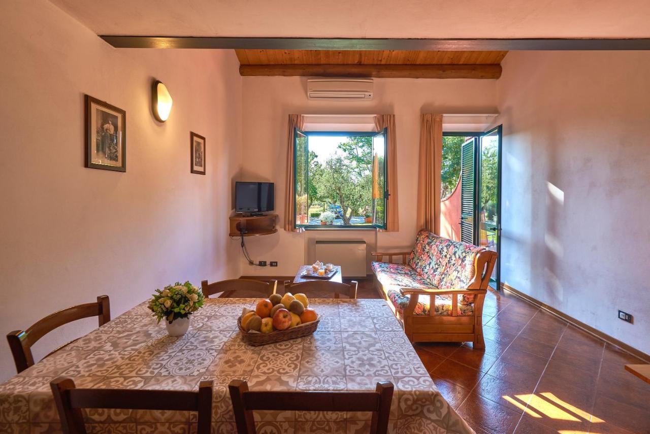 Casanova - Family Apartments Residence San Quirico dʼOrcia Exteriör bild
