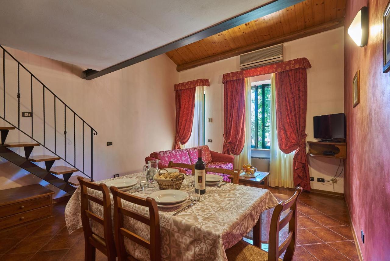 Casanova - Family Apartments Residence San Quirico dʼOrcia Exteriör bild