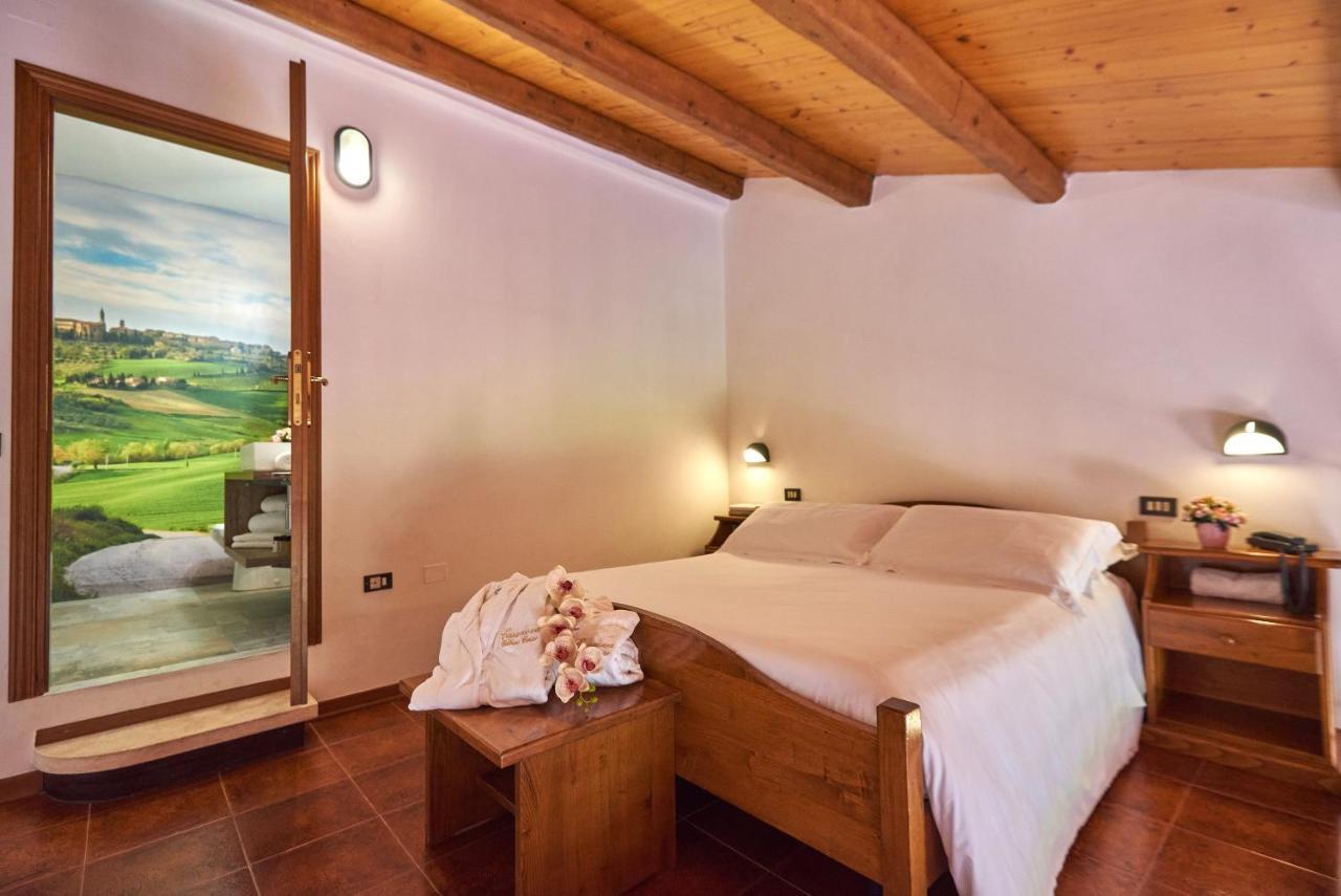 Casanova - Family Apartments Residence San Quirico dʼOrcia Exteriör bild