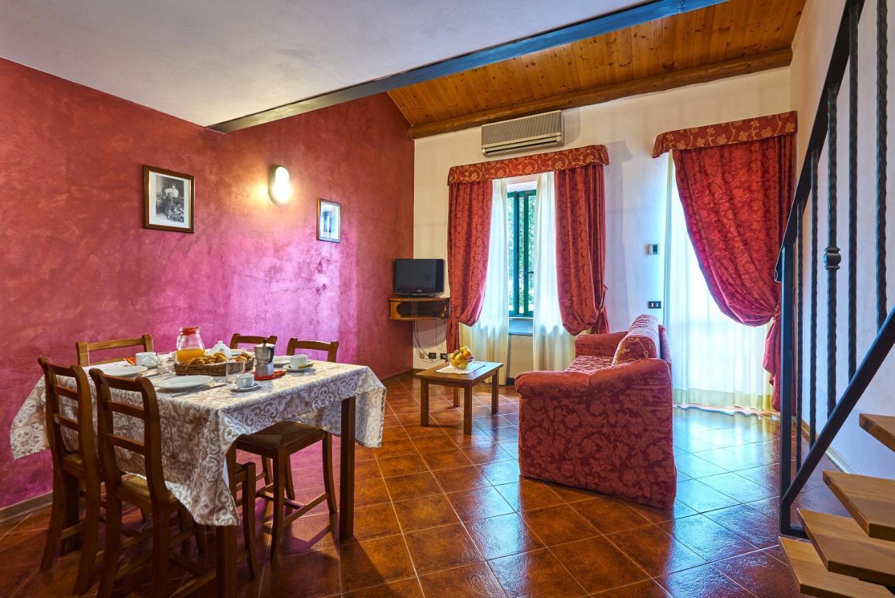 Casanova - Family Apartments Residence San Quirico dʼOrcia Exteriör bild