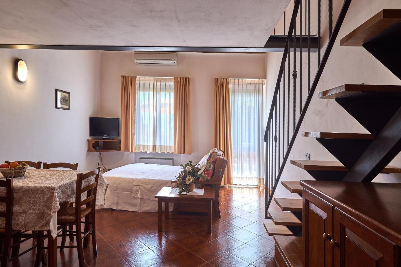 Casanova - Family Apartments Residence San Quirico dʼOrcia Exteriör bild