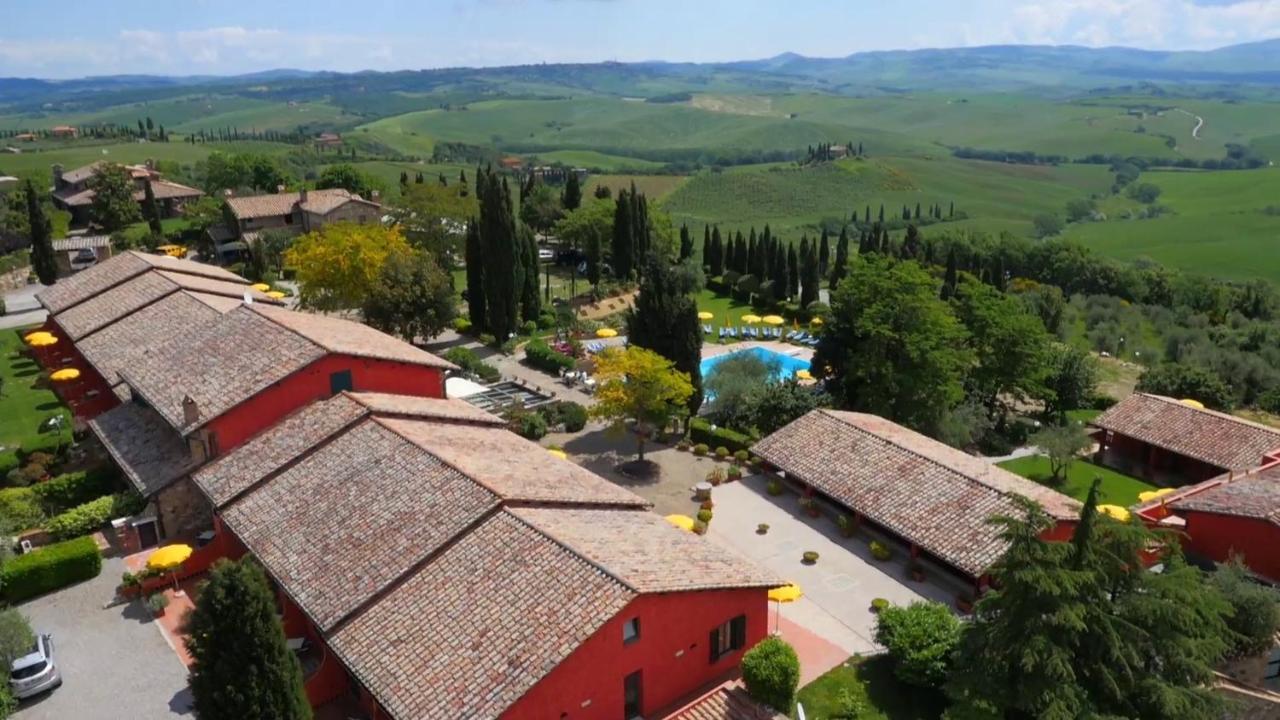 Casanova - Family Apartments Residence San Quirico dʼOrcia Exteriör bild