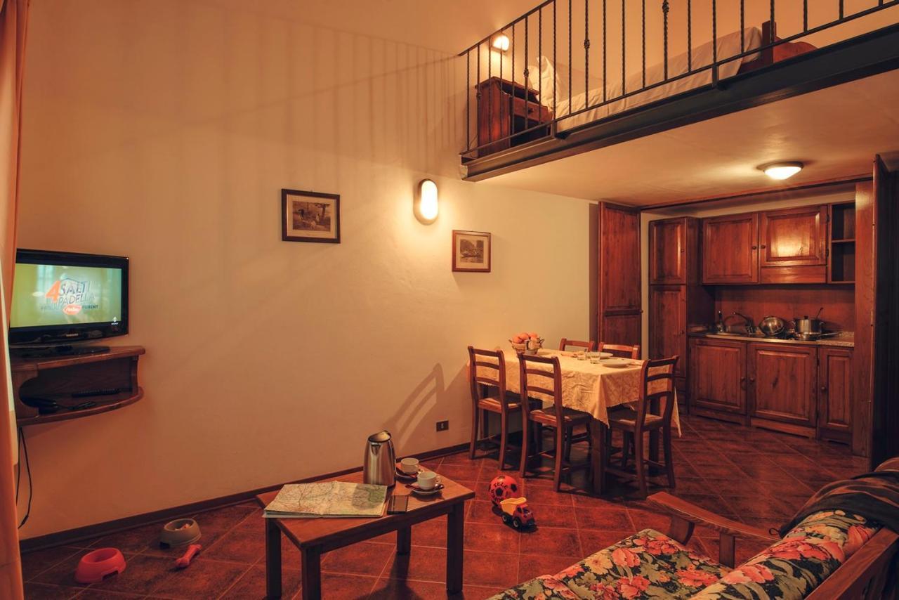 Casanova - Family Apartments Residence San Quirico dʼOrcia Exteriör bild