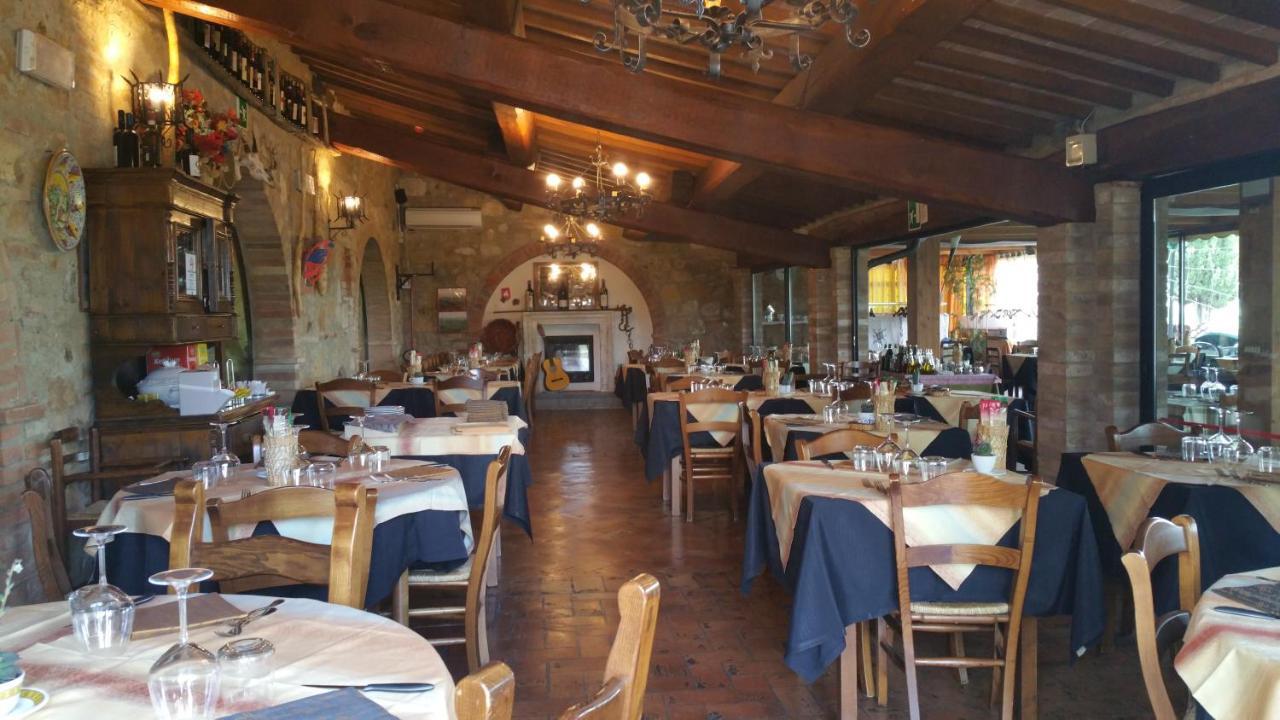 Casanova - Family Apartments Residence San Quirico dʼOrcia Exteriör bild